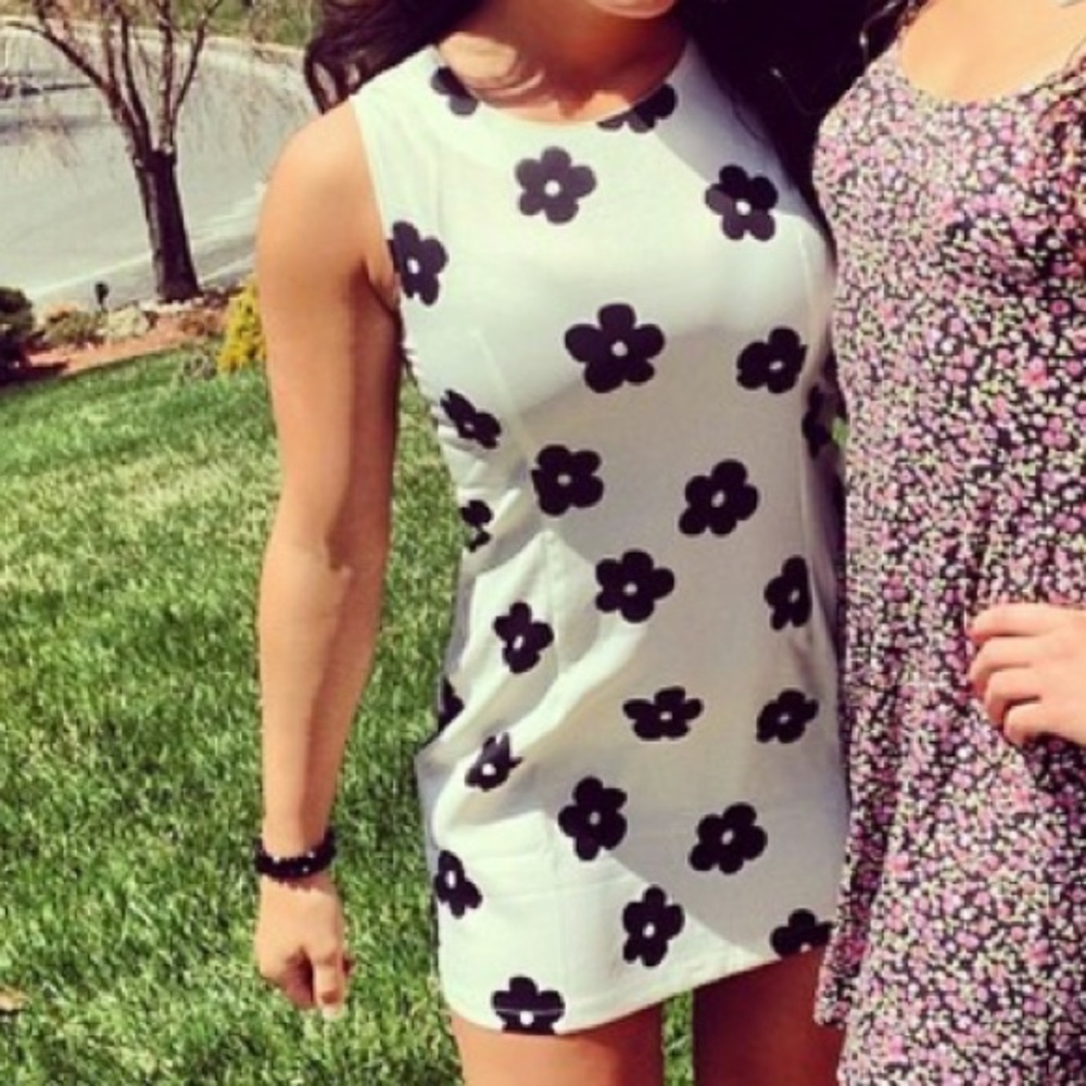 Black white floral daisy mini dress tank top